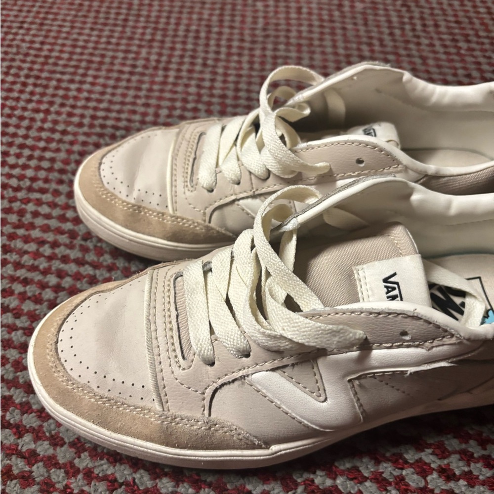 Vans Men's Cream Sneakers